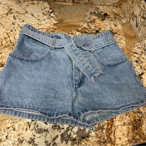 BE BOP Denim Women's Shorts with Tie Belt Light Wash Size 5